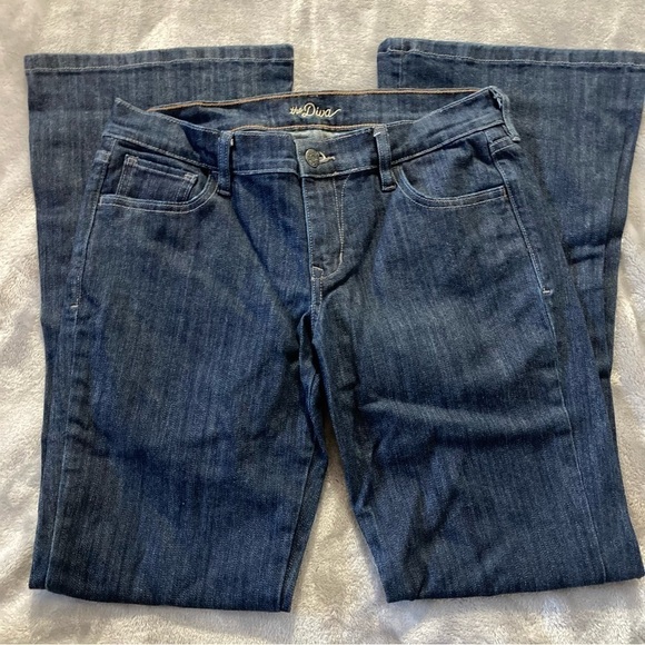 Old Navy Dark Wash The Diva Bootcut Denim Jeans Light Stretch LowMid Rise Size 6 - Picture 2 of 11